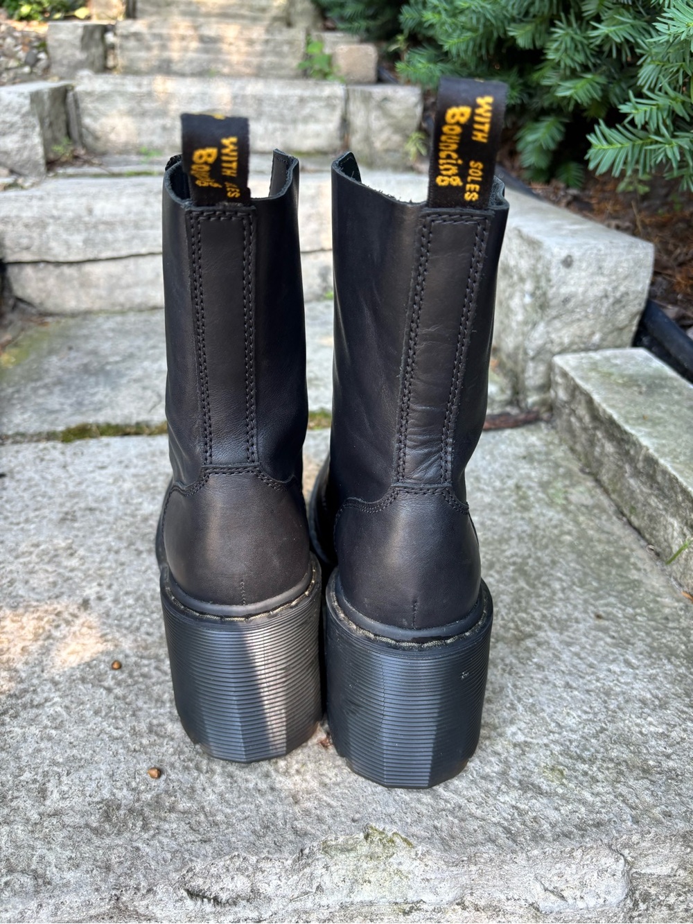 🖤❤️ NWOT! Dr. Martens Black Leather Lace-Up Chunky Heel Boots 10 🖤❤️ - Picture 6 of 8